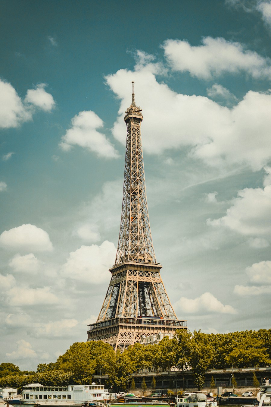 Torre Eiffel em Paris